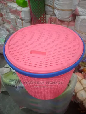 Kenstar Loundry Basket With Cover, Pink Colour