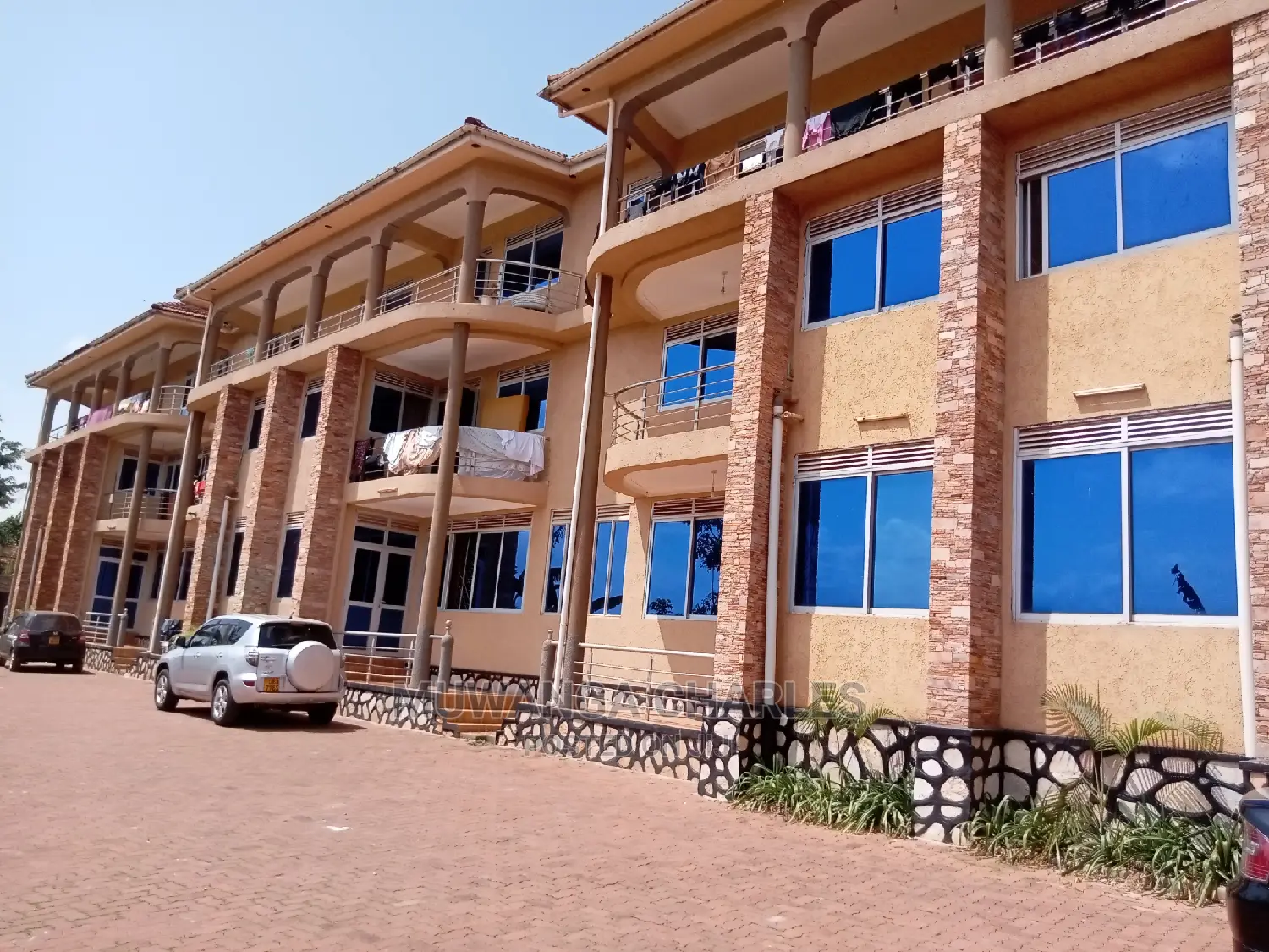 2bdrm Duplex in Fs Properties Ltd, Central Division for Rent