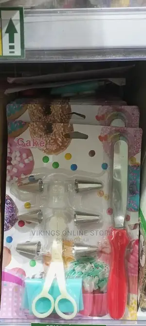 Cake Decorating Set