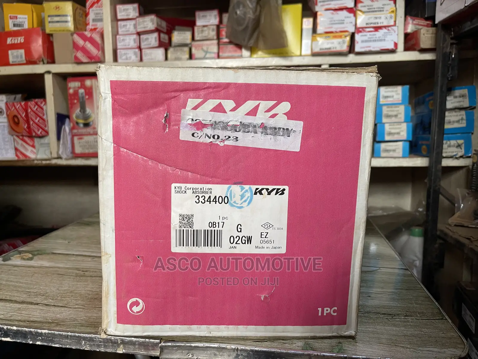 100Genuine Front KYB Shock Absorbers Harrier Kawundo Kluger in Central