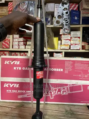 100%Genuine Front KYB Shock Absorbers Hilux Vigo 08 Up 2015