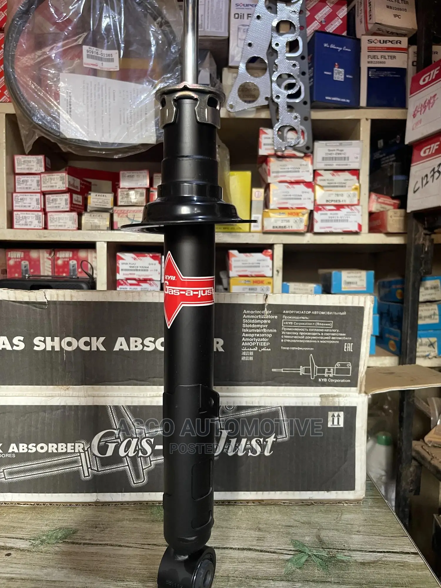 100 % Genuine KYB Front Shock Absorbers for Toyota Mark X