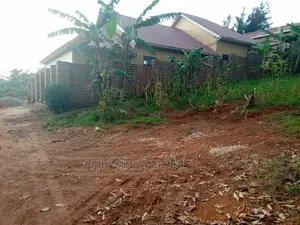 100by50ft Plot of Land for Sale at Buwate