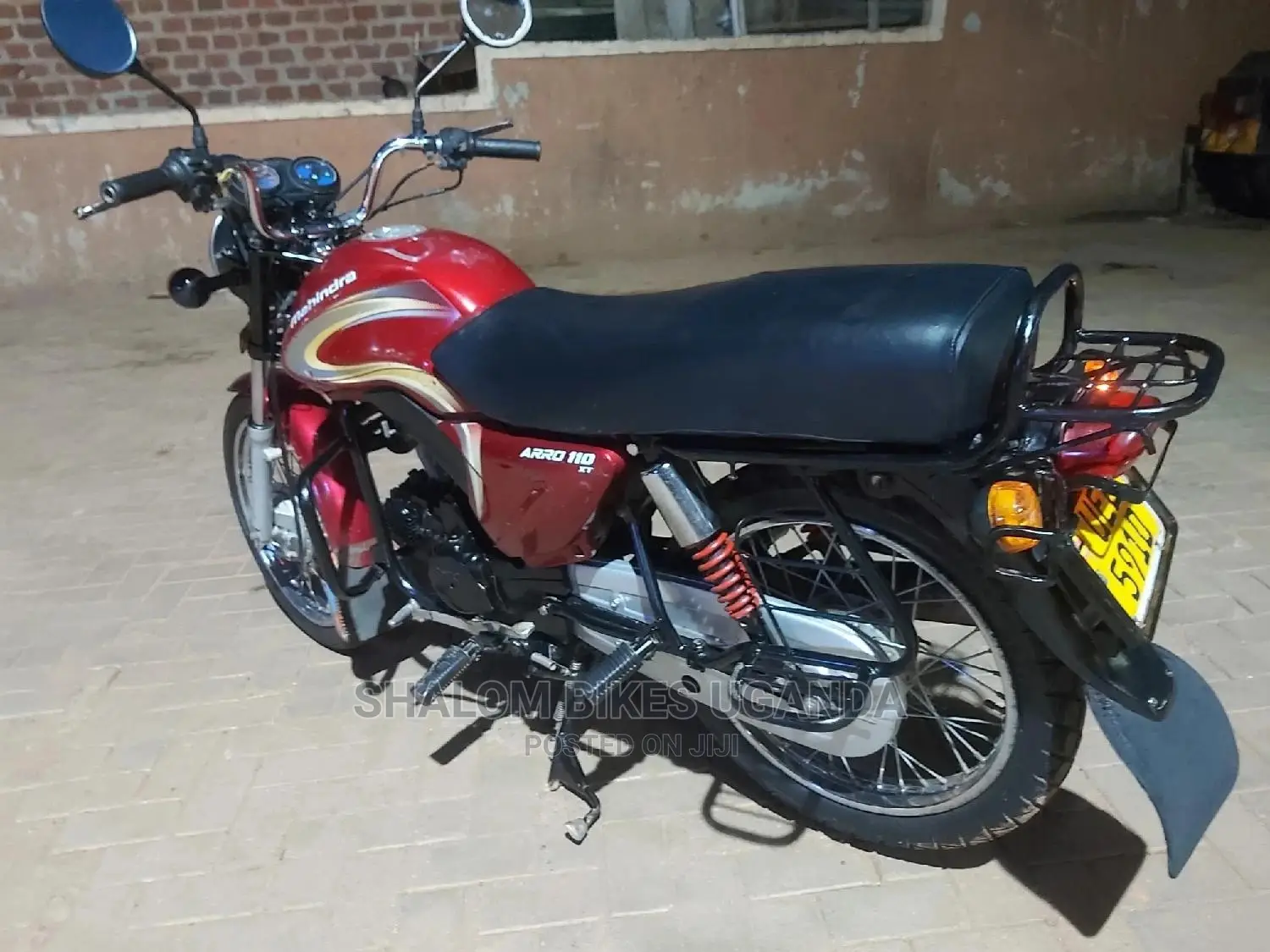 Mahindra Mojo 2018 Red