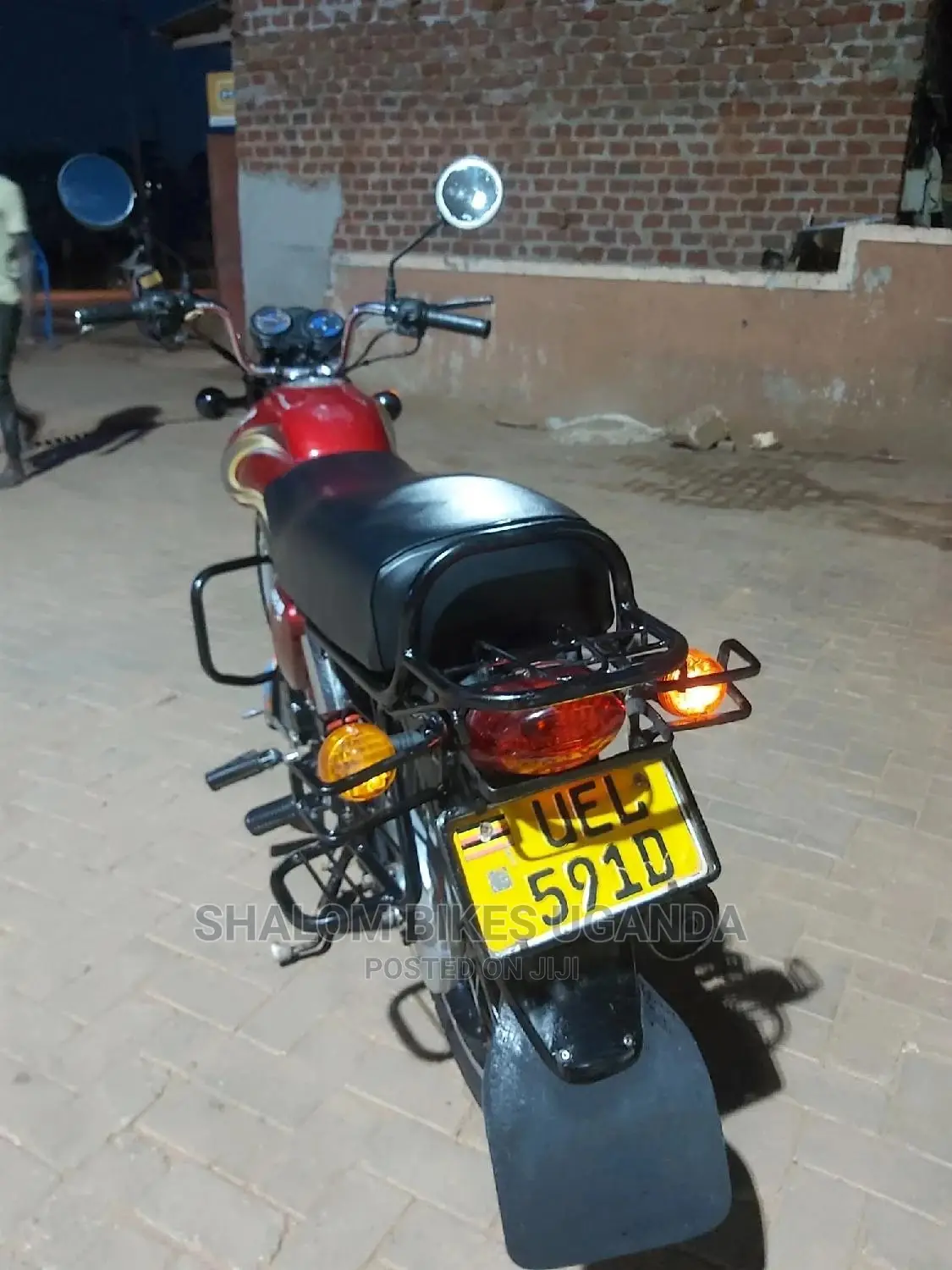 Mahindra Mojo 2018 Red