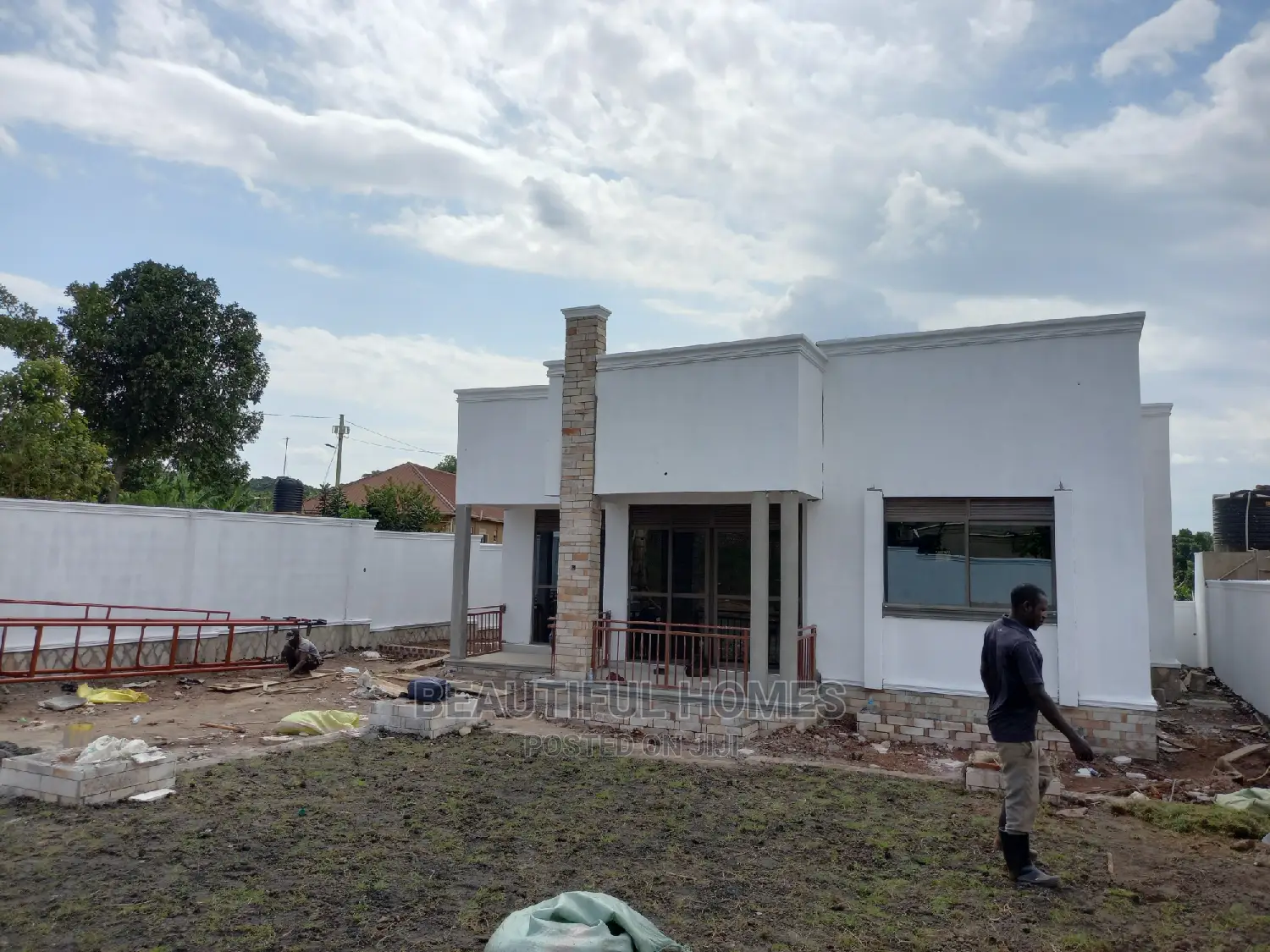 Furnished 4bdrm House in Kira for Sale