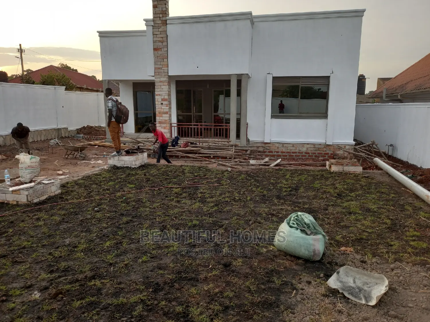 Furnished 4bdrm House in Kira for Sale