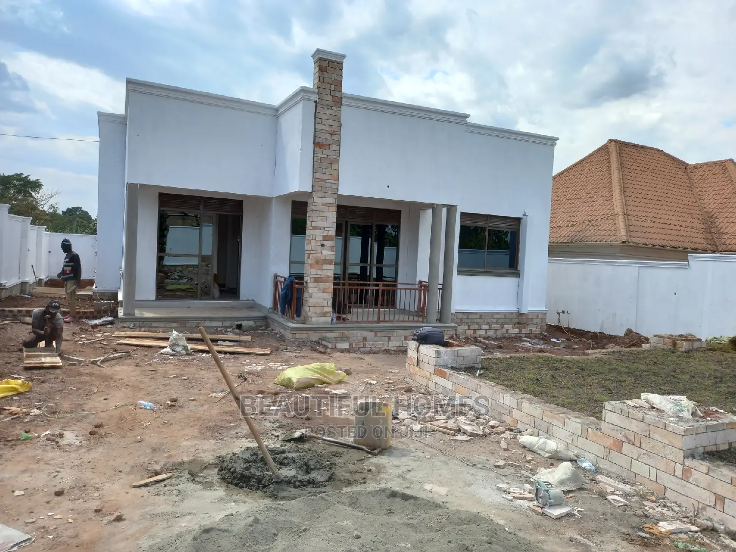Furnished 4bdrm Bungalow in Kira for Sale