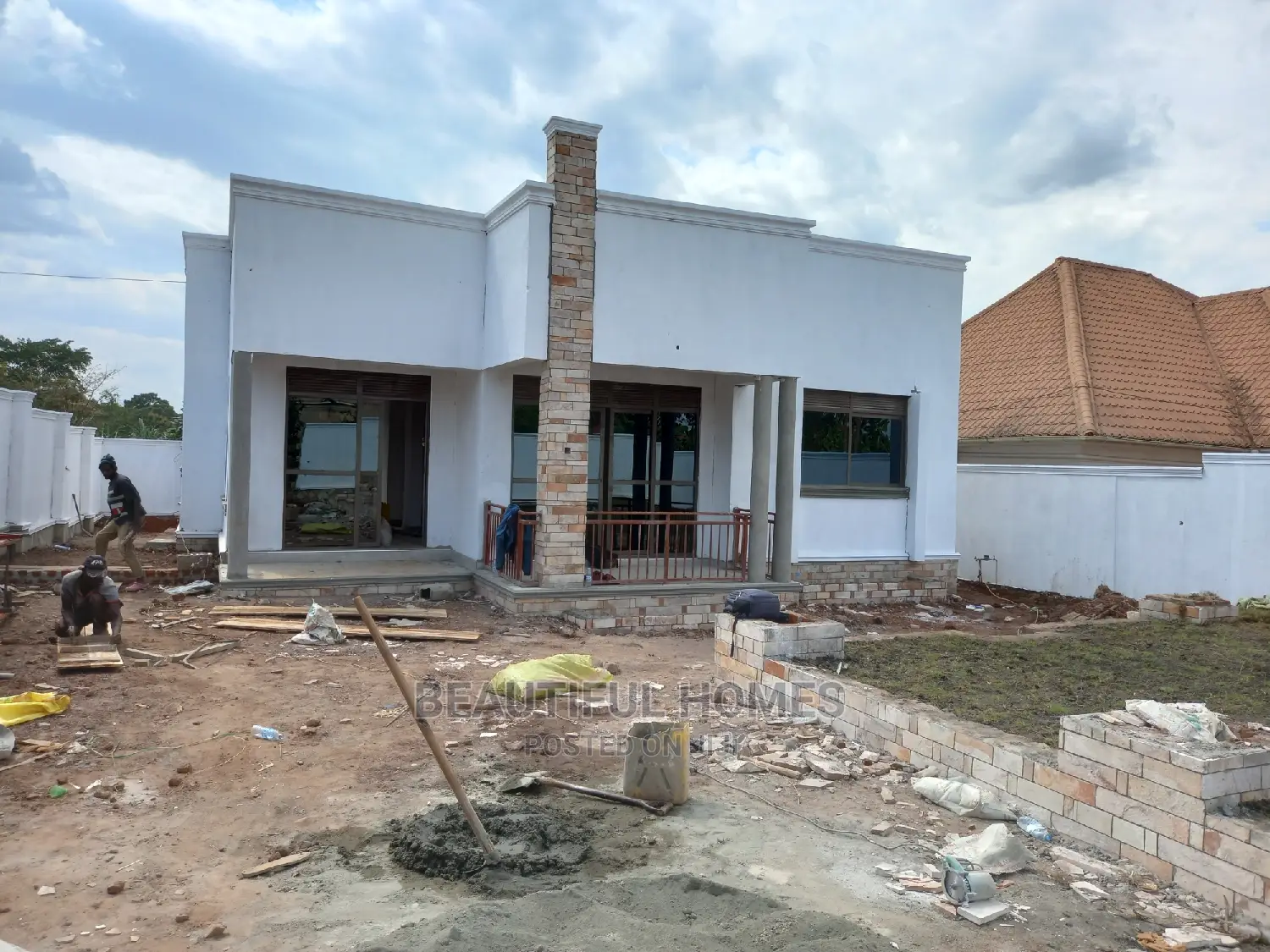 Furnished 4bdrm Bungalow in Kira for Sale