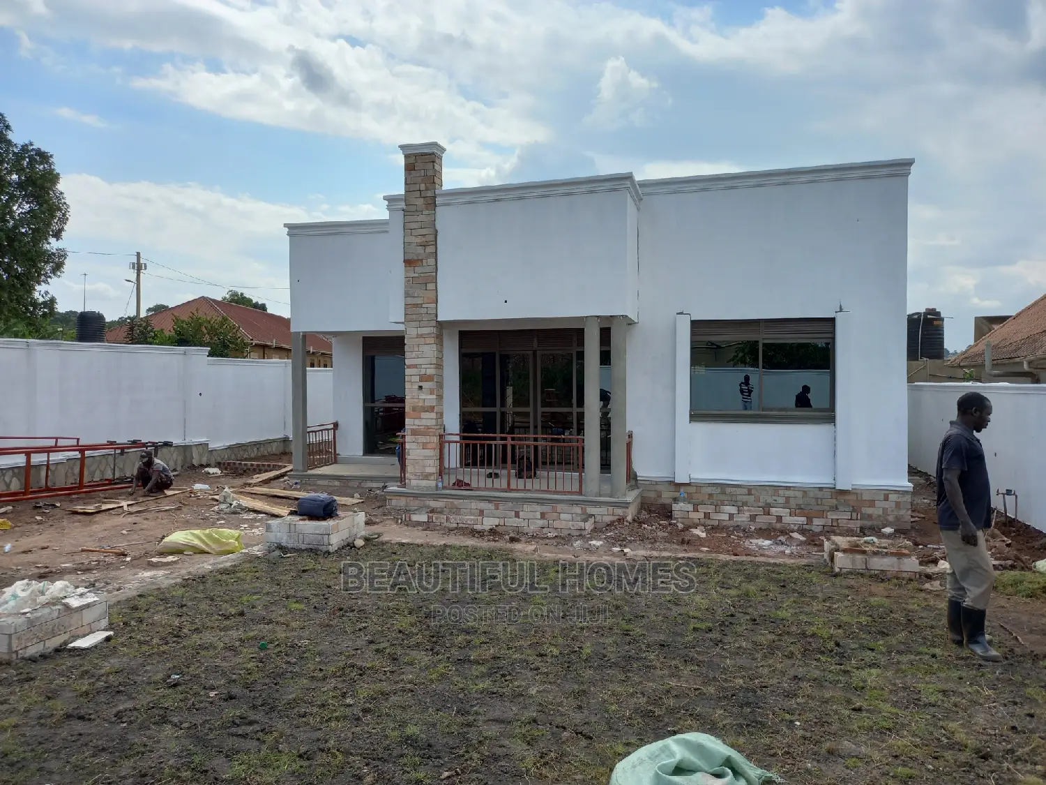 Furnished 4bdrm Bungalow in Kira for Sale