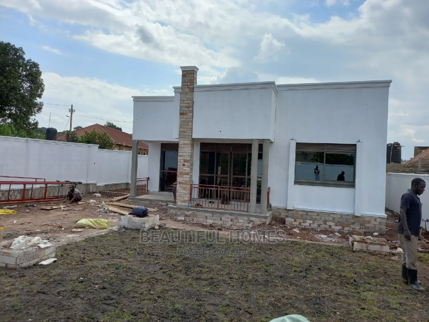 Furnished 4bdrm Bungalow in Kira for Sale