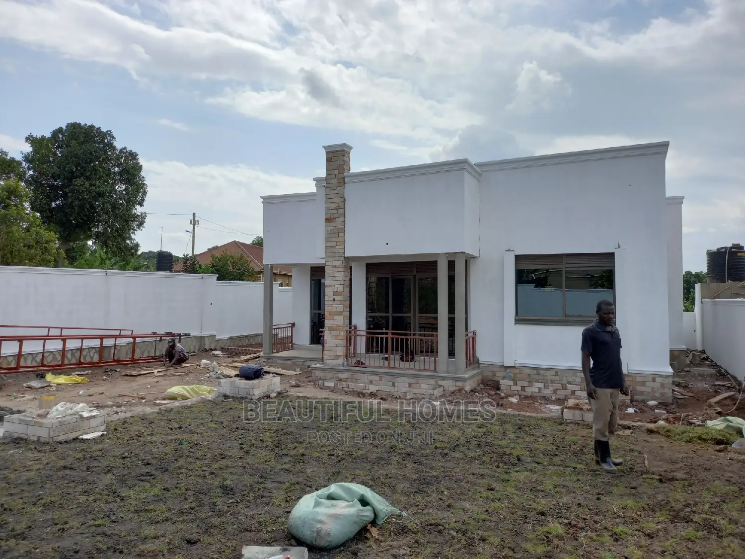 Furnished 4bdrm Bungalow in Kira for Sale