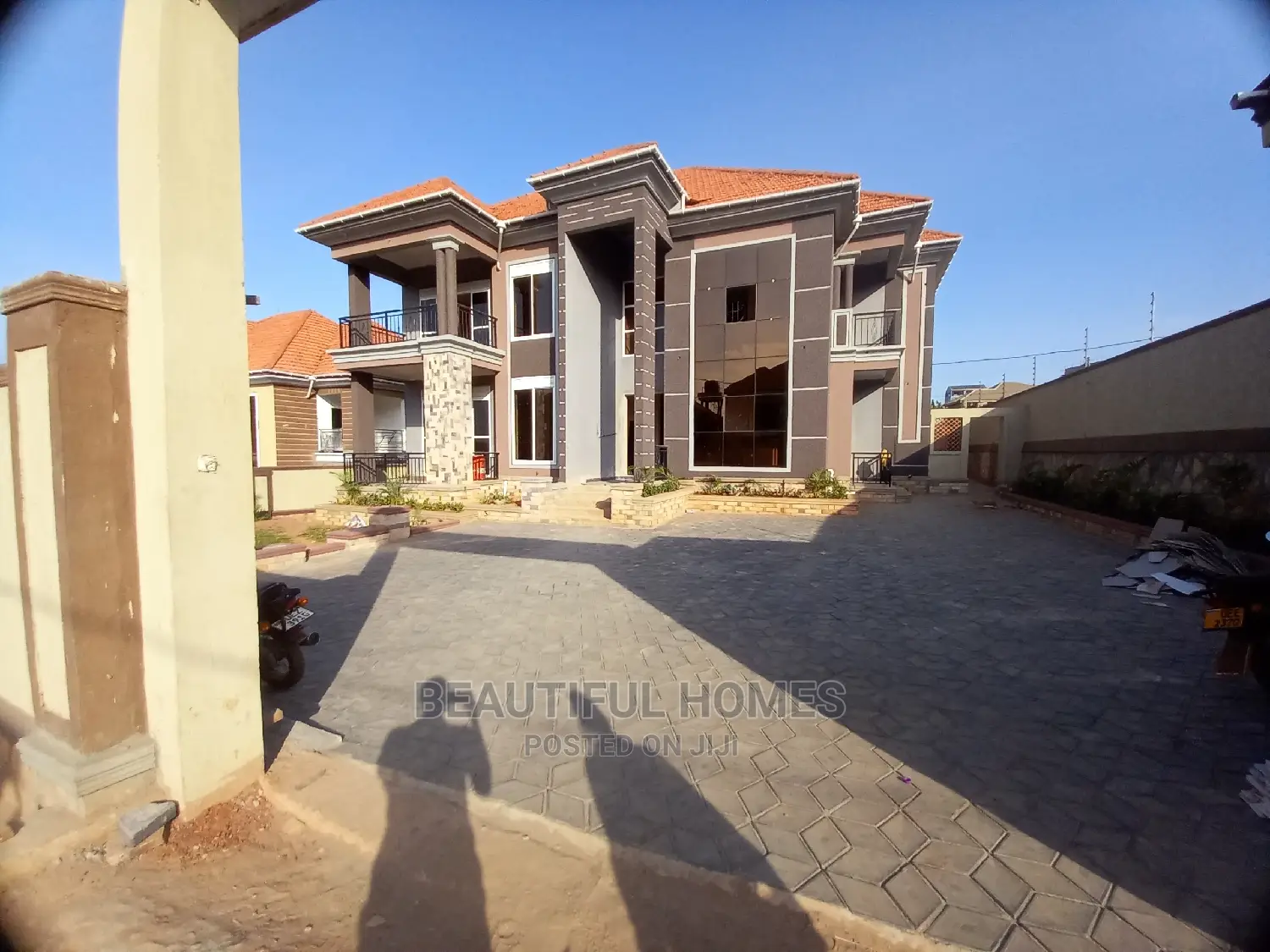 Furnished 6bdrm Mansion in Kisaasi Tarmack, Central Division for Sale