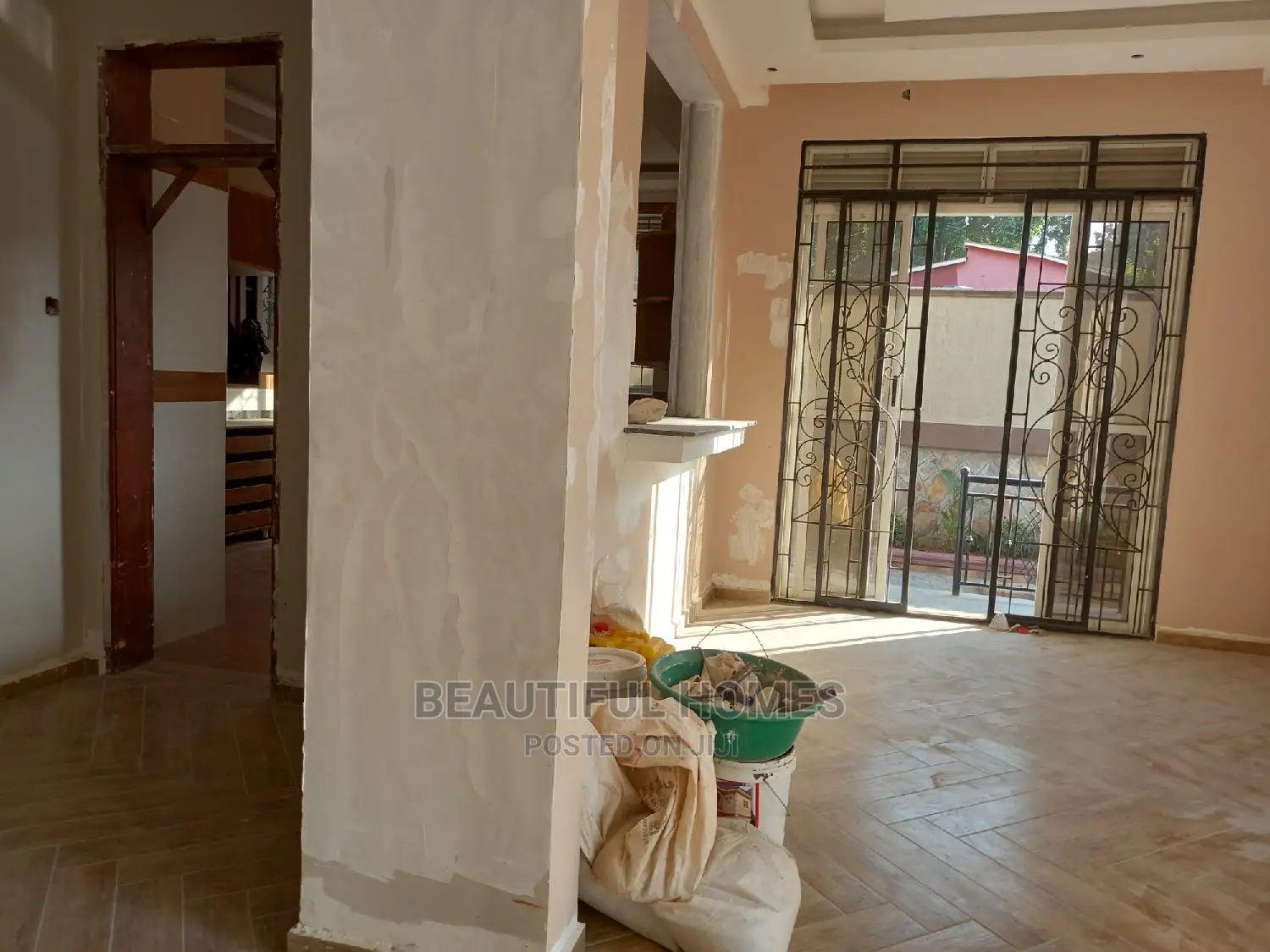 Furnished 6bdrm Mansion in Kisaasi Tarmack, Central Division for Sale