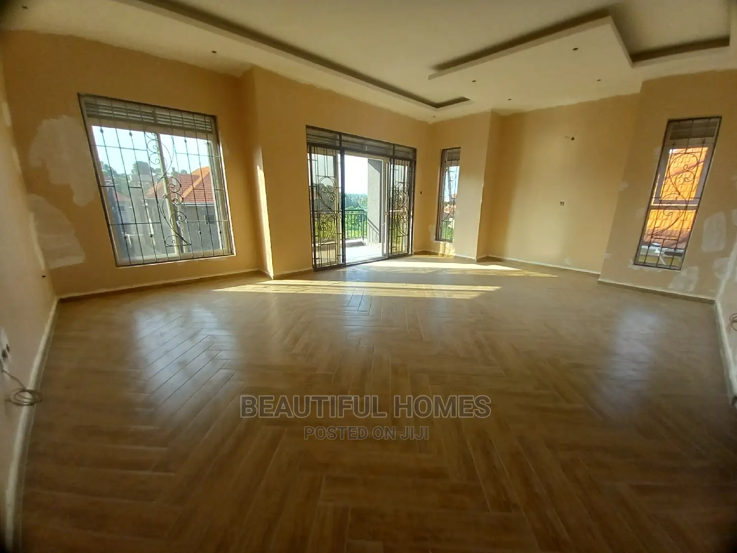 Furnished 6bdrm House in Kisaasi Corporate, Central Division for Sale