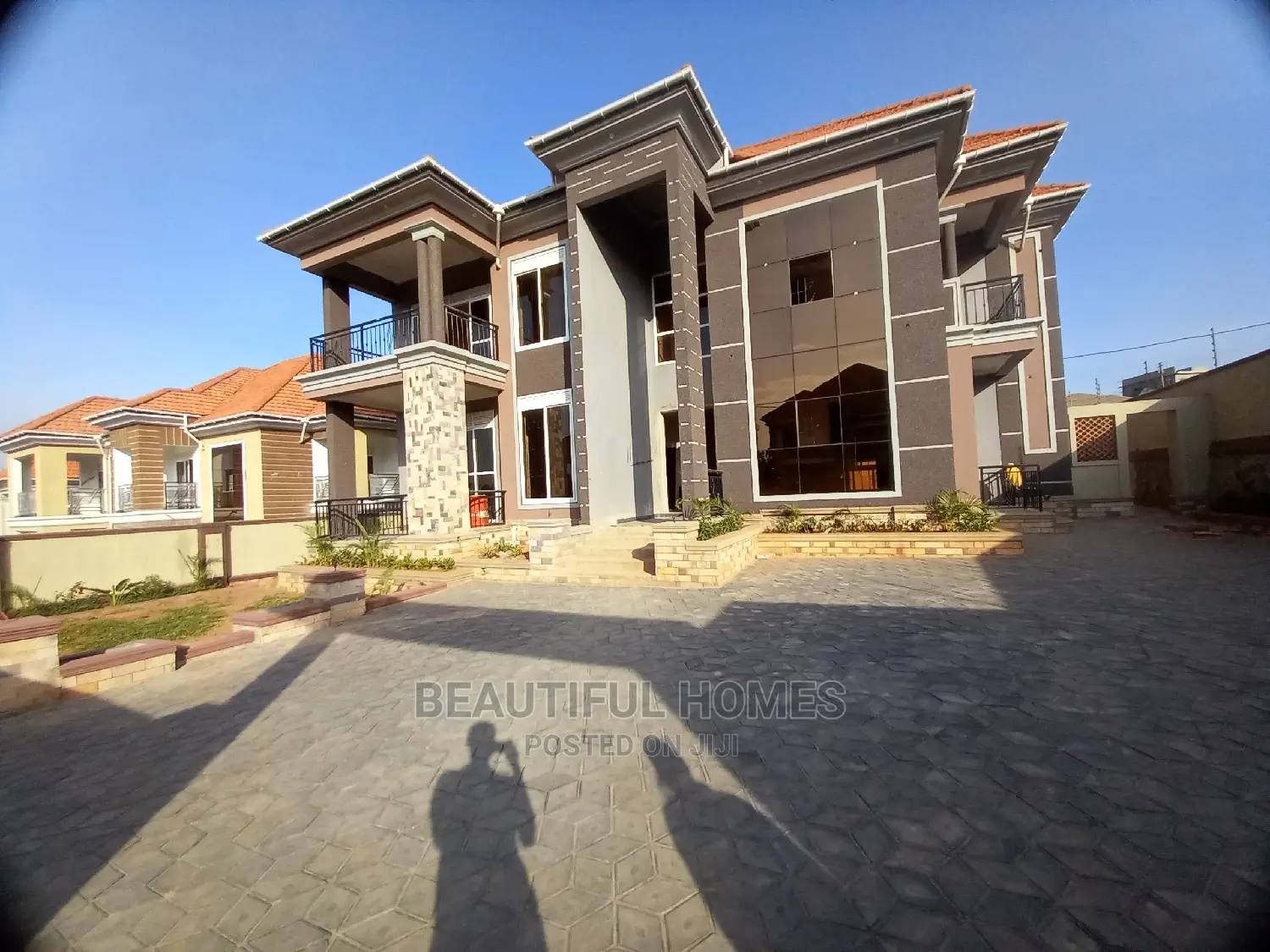 Furnished 6bdrm Mansion in Kisaasi Tarmack, Central Division for Sale