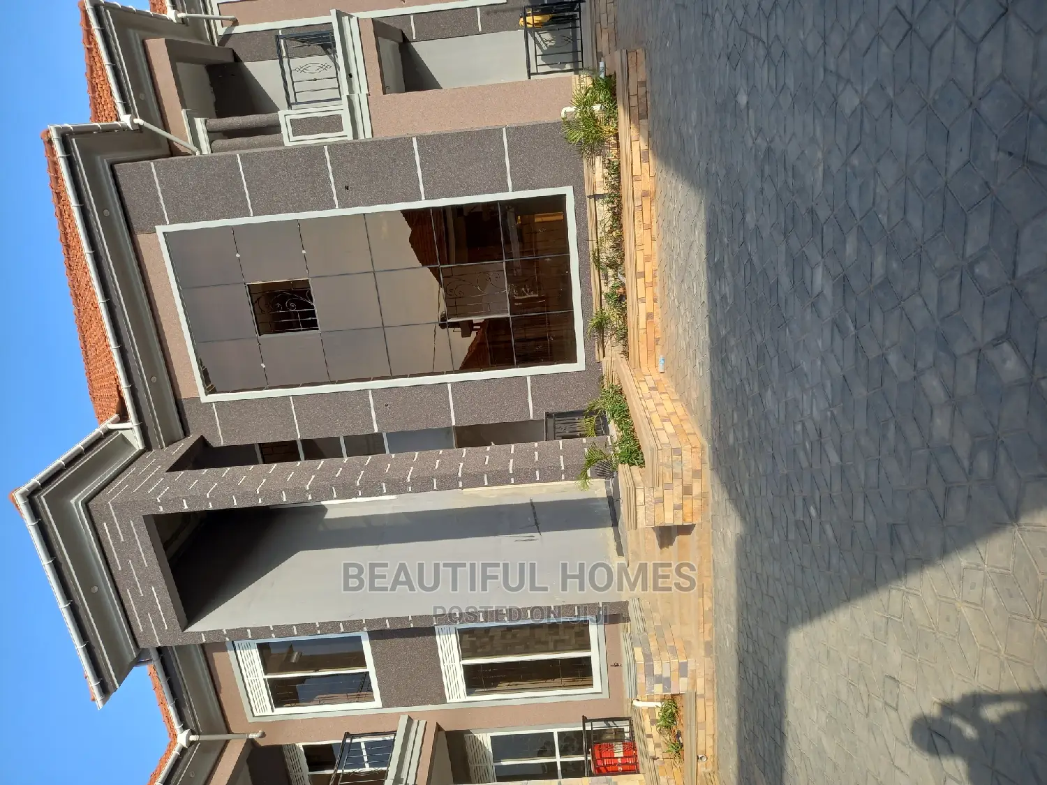 Furnished 6bdrm Mansion in Kisaasi Tarmack, Central Division for Sale