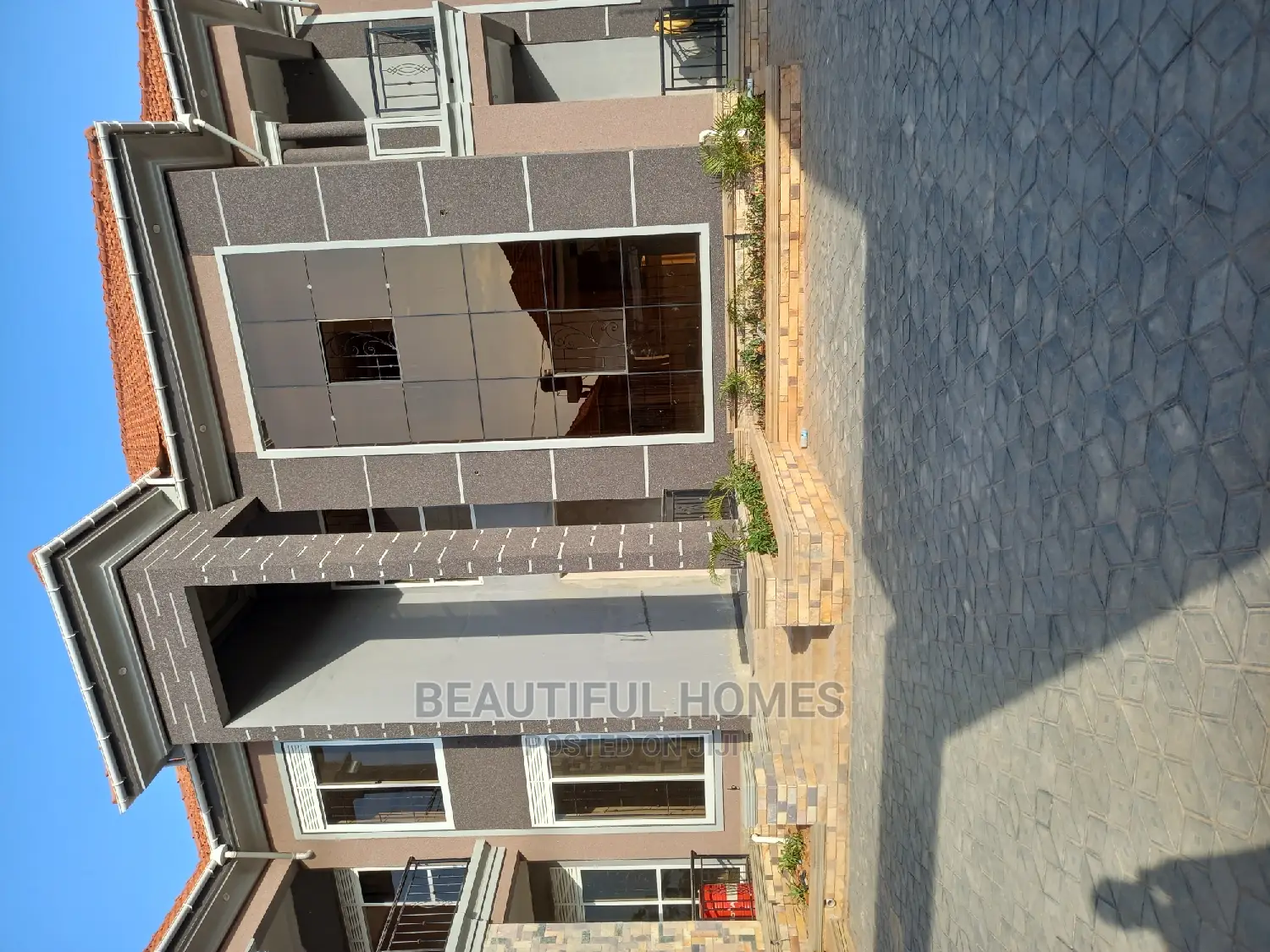 Furnished 6bdrm Mansion in Kisaasi Tarmack, Central Division for Sale