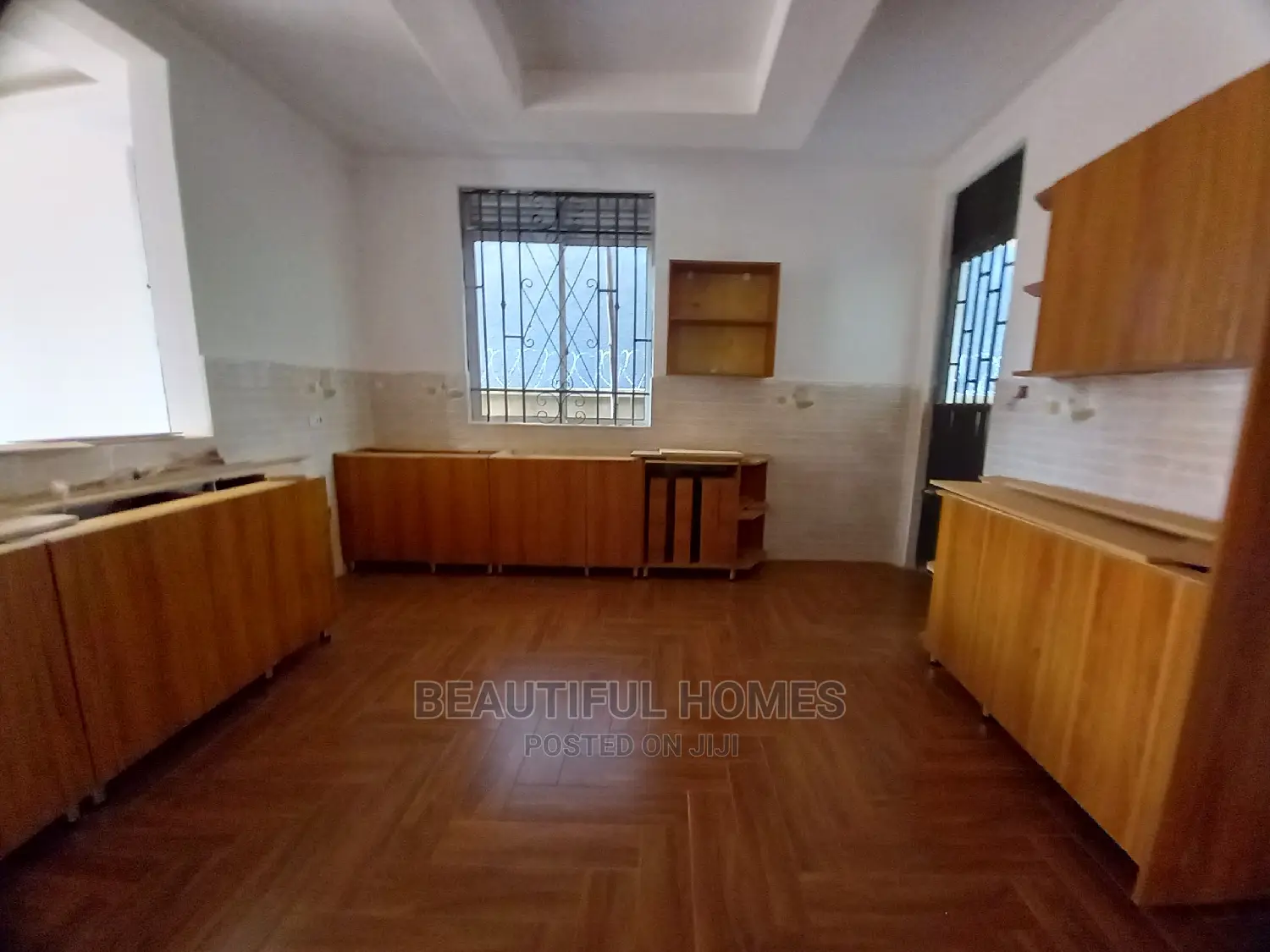 Furnished 5bdrm Mansion in Kira Mamerito Road, Central Division