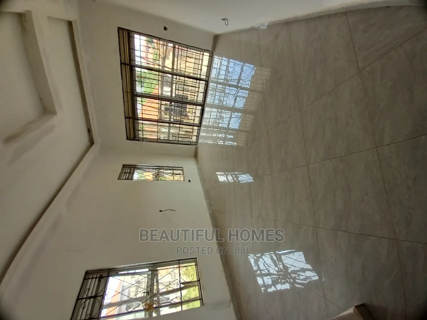 Furnished 5bdrm Mansion in Kira Mamerito Road, Central Division