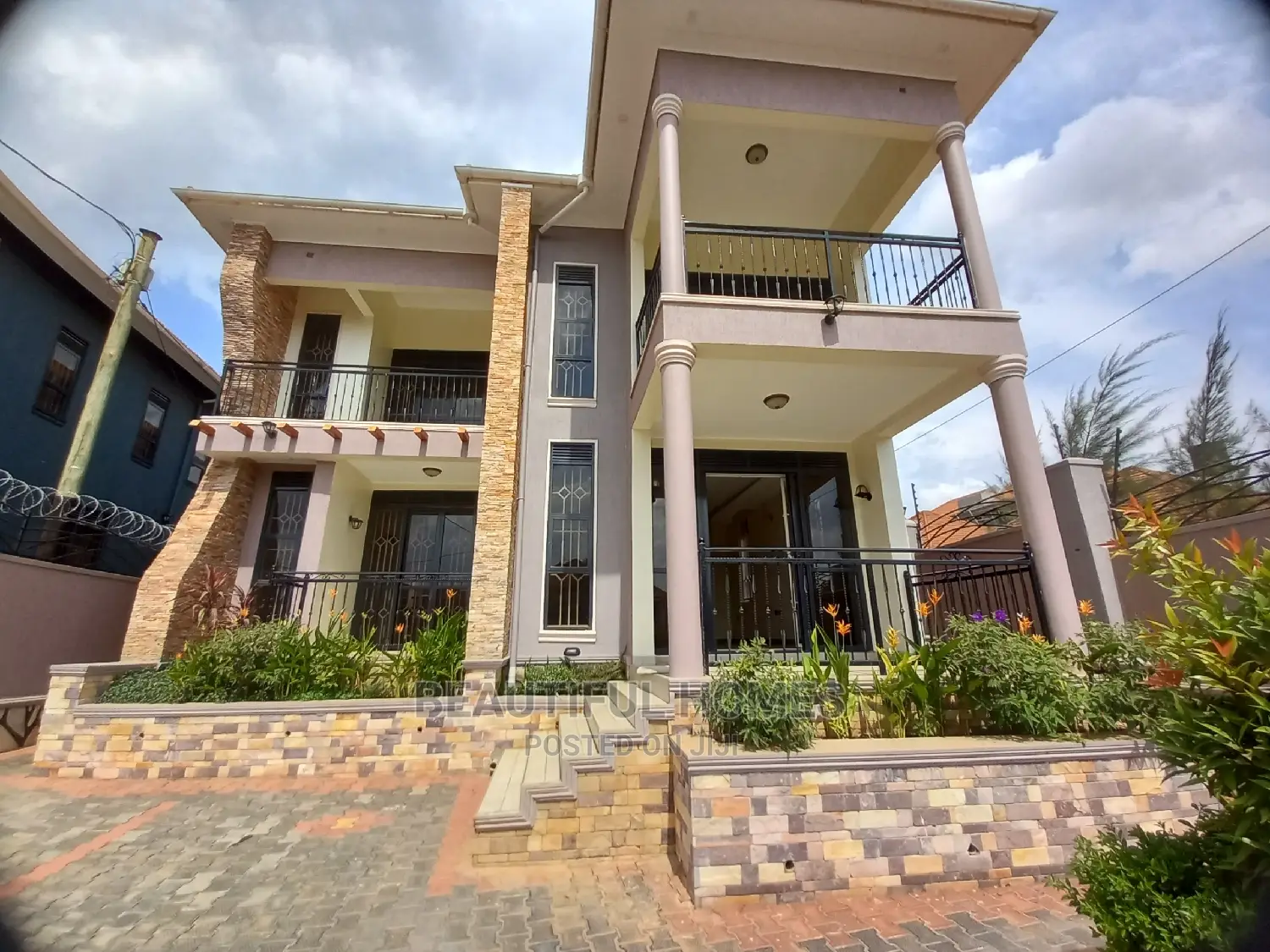 Furnished 5bdrm Mansion in Kira Ministers for Sale