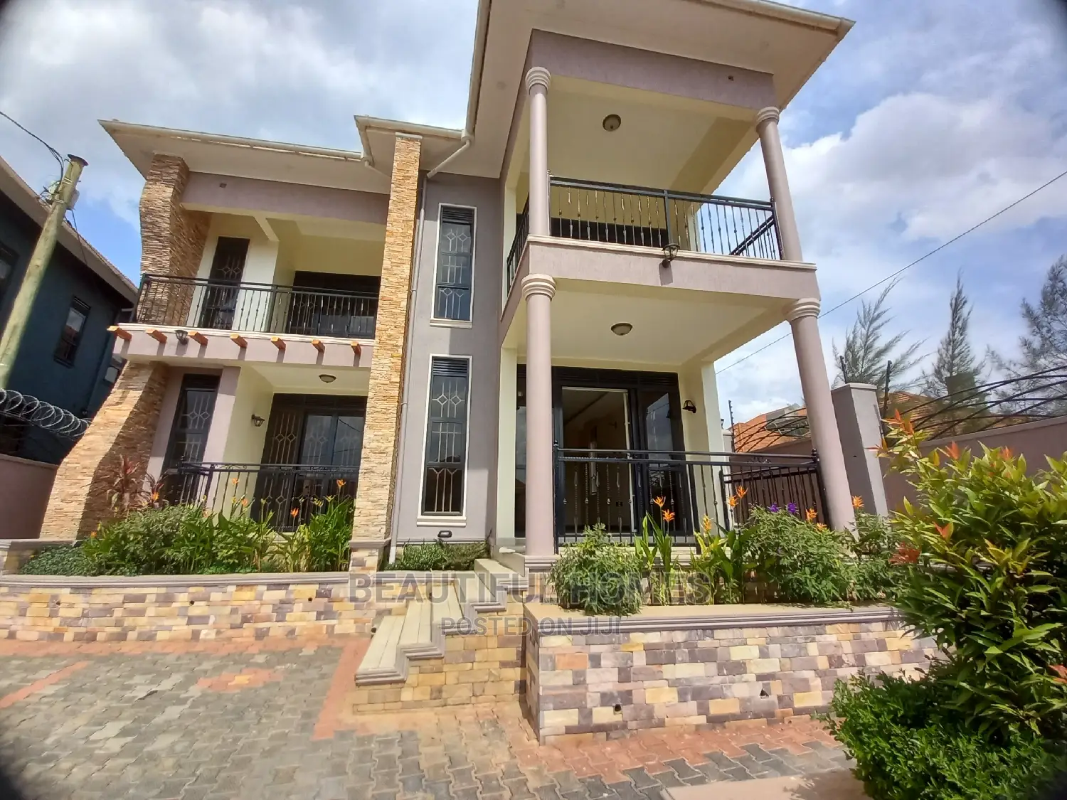 Furnished 5bdrm Mansion in Kira Ministers for Sale