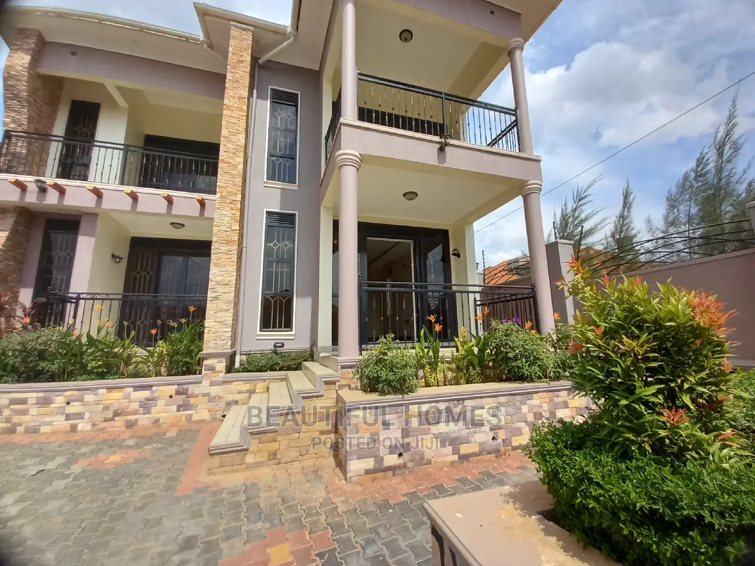 Furnished 5bdrm Mansion in Kira Ministers for Sale