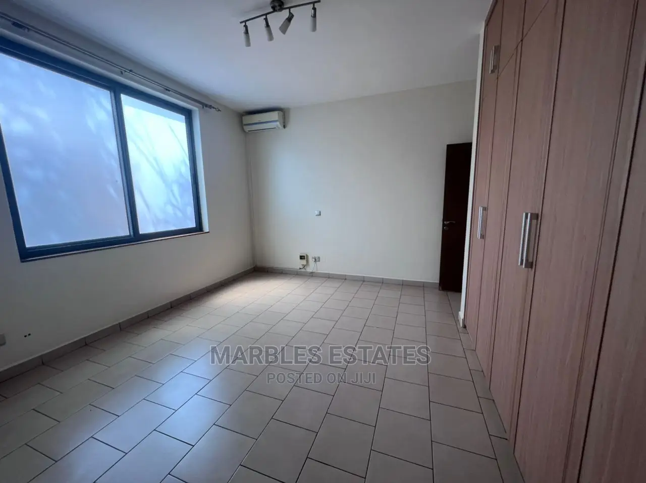 5bdrm Townhouse/Terrace in Kololo, Central Division for Rent