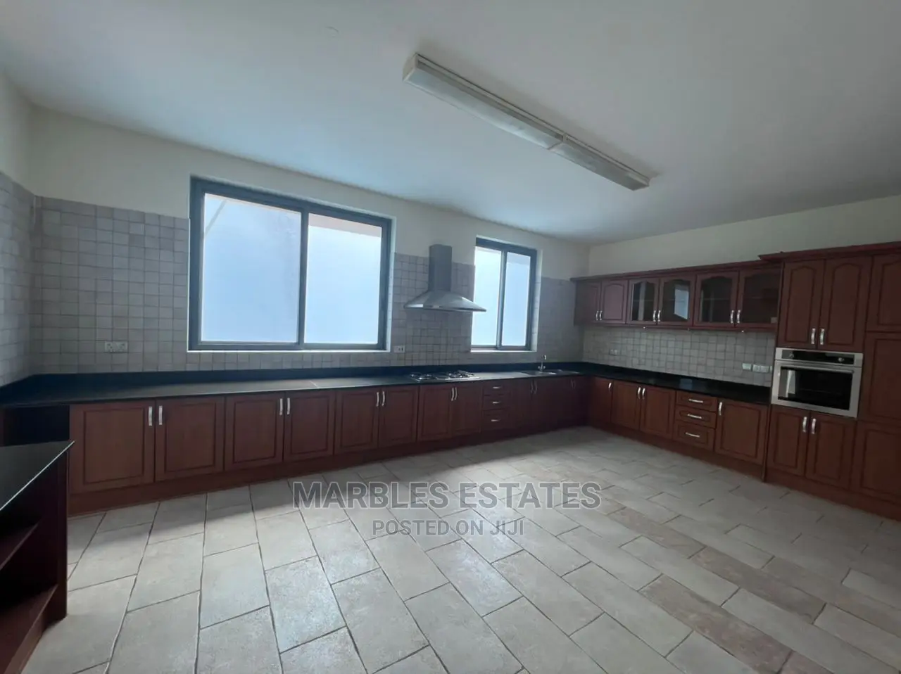 5bdrm Townhouse/Terrace in Kololo, Central Division for Rent