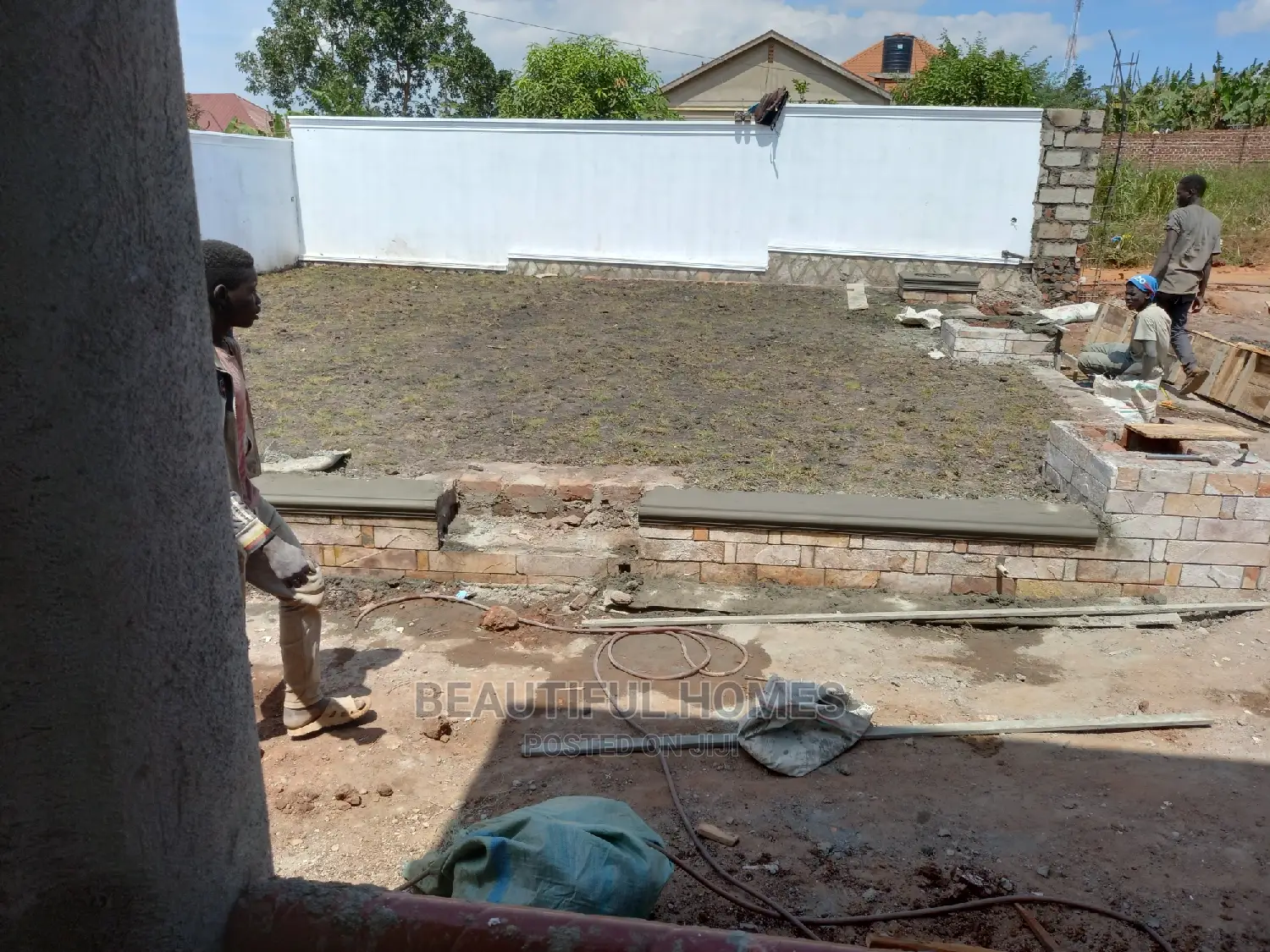 Furnished 4bdrm House in Kira for Sale