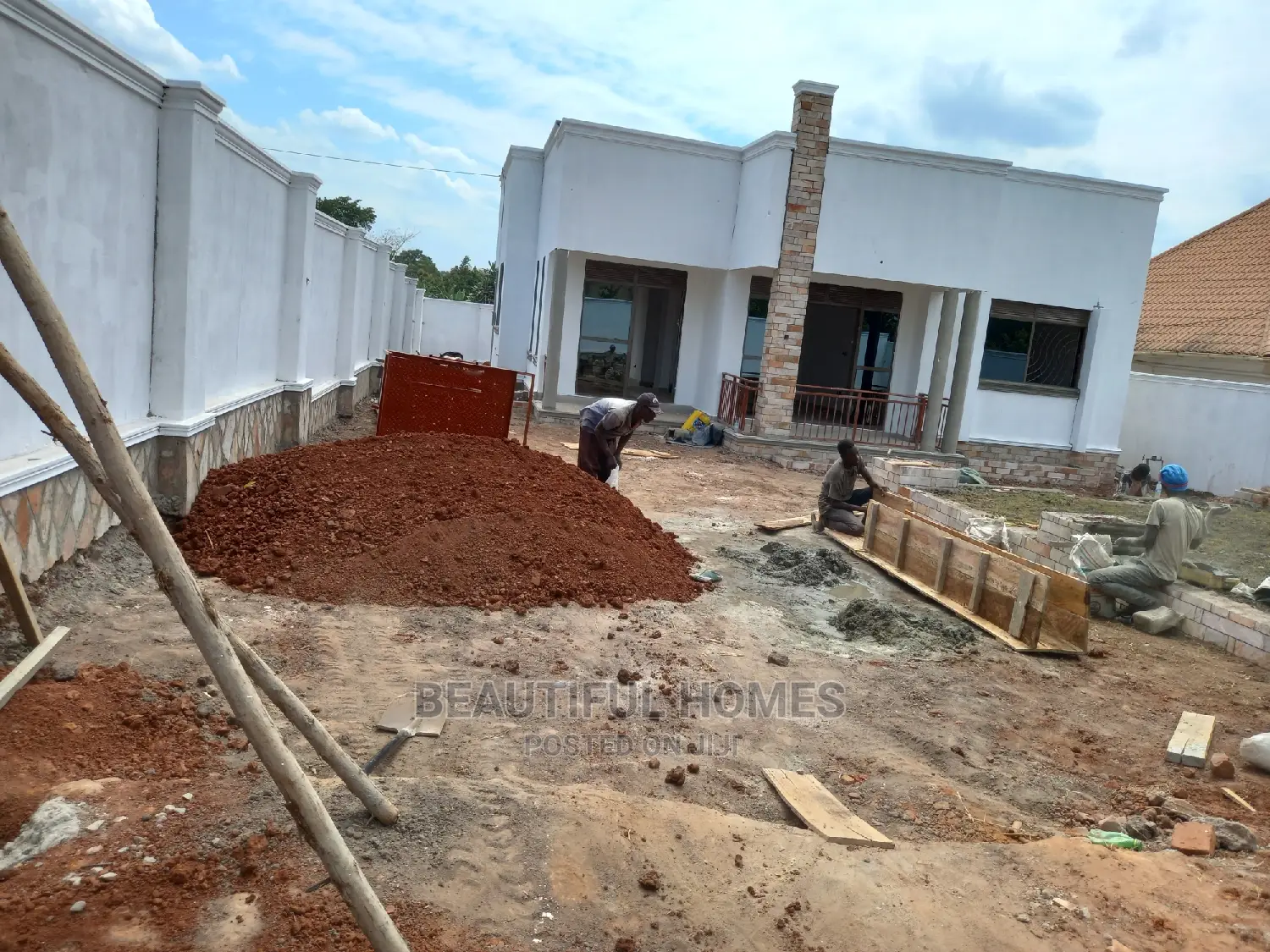 Furnished 4bdrm House in Kira for Sale