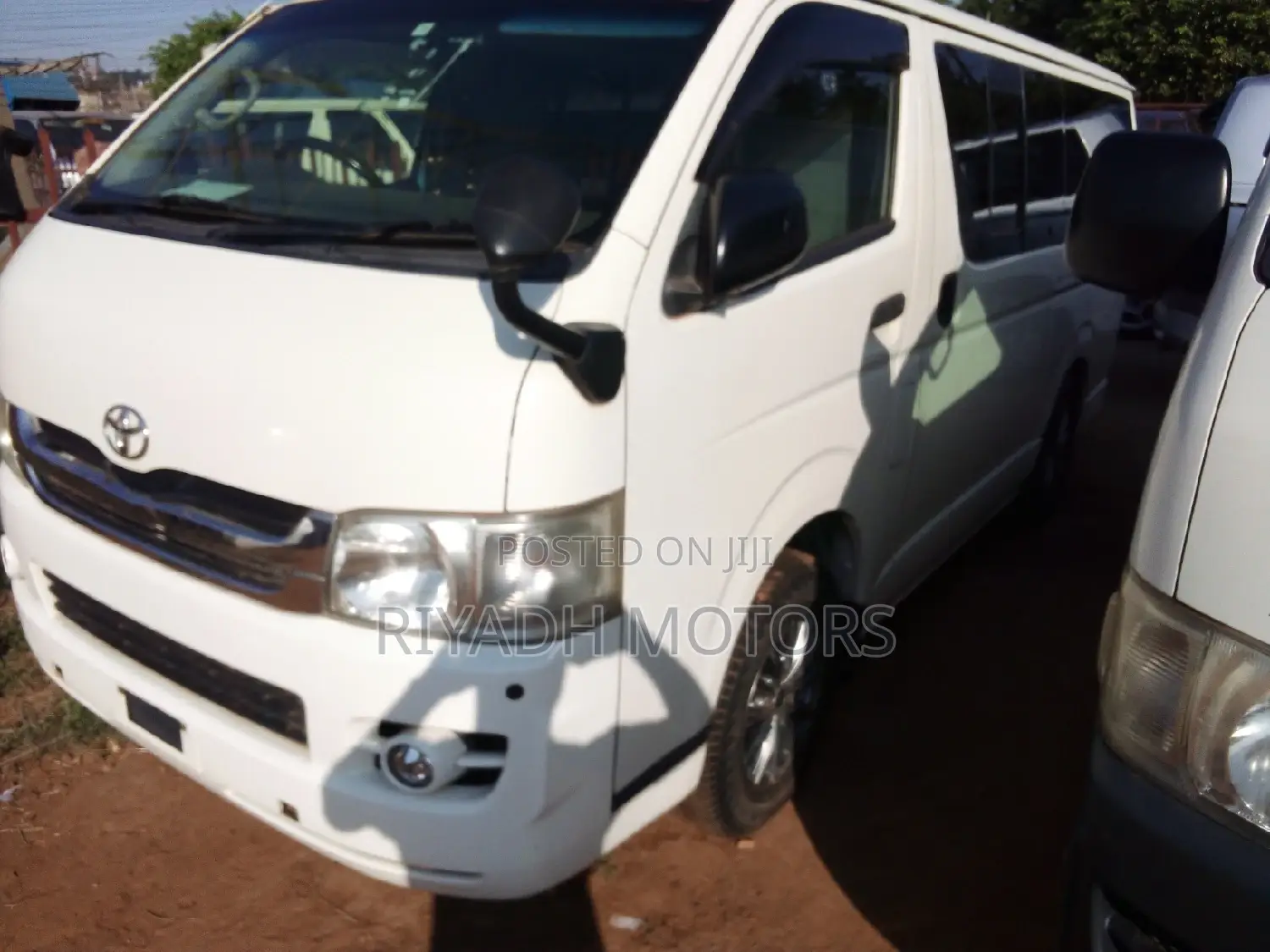 Toyota HiAce 2011 White