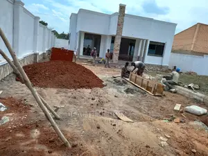 Furnished 4bdrm House in Kira for Sale