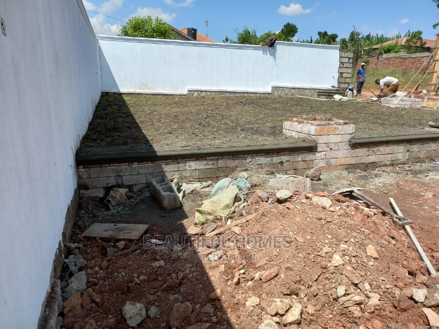 Furnished 4bdrm House in Kira for Sale