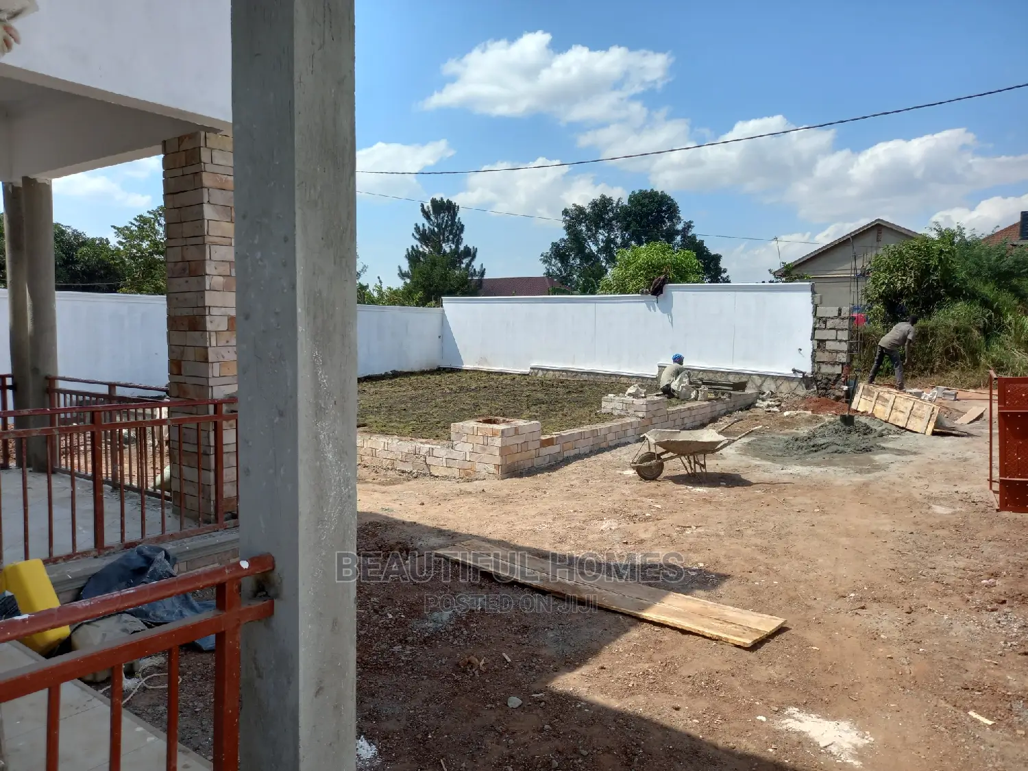 Furnished 4bdrm House in Kira for Sale