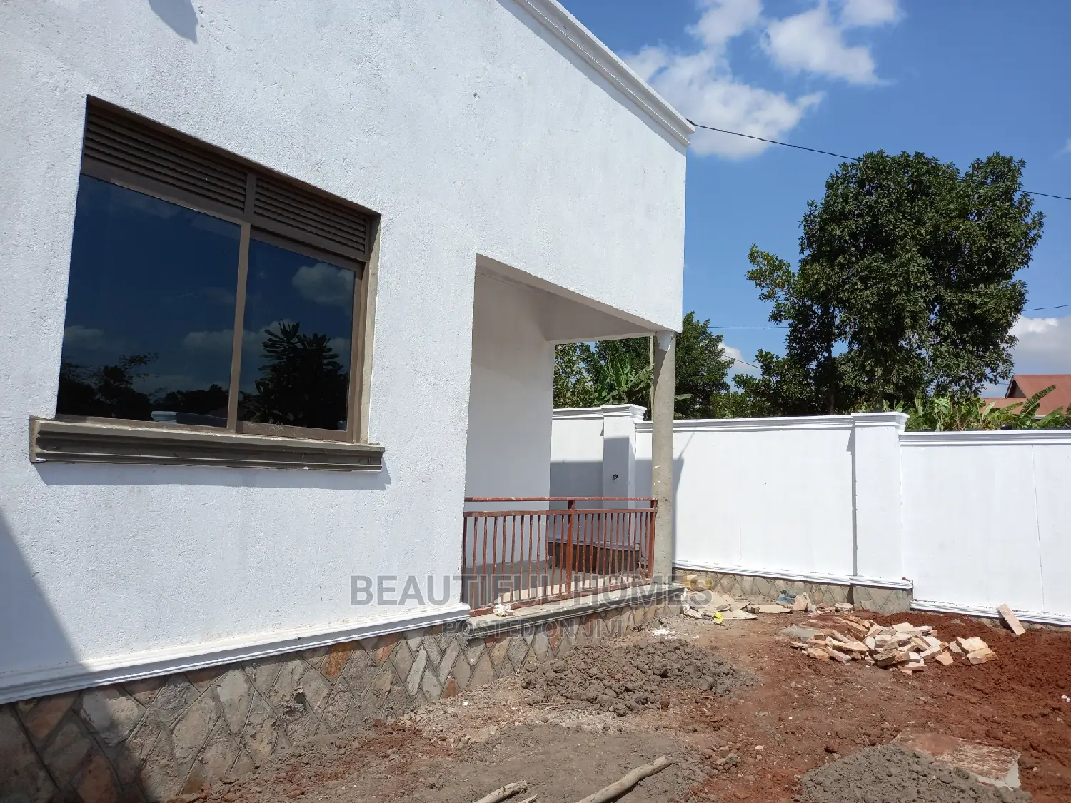 Furnished 4bdrm House in Kira for Sale