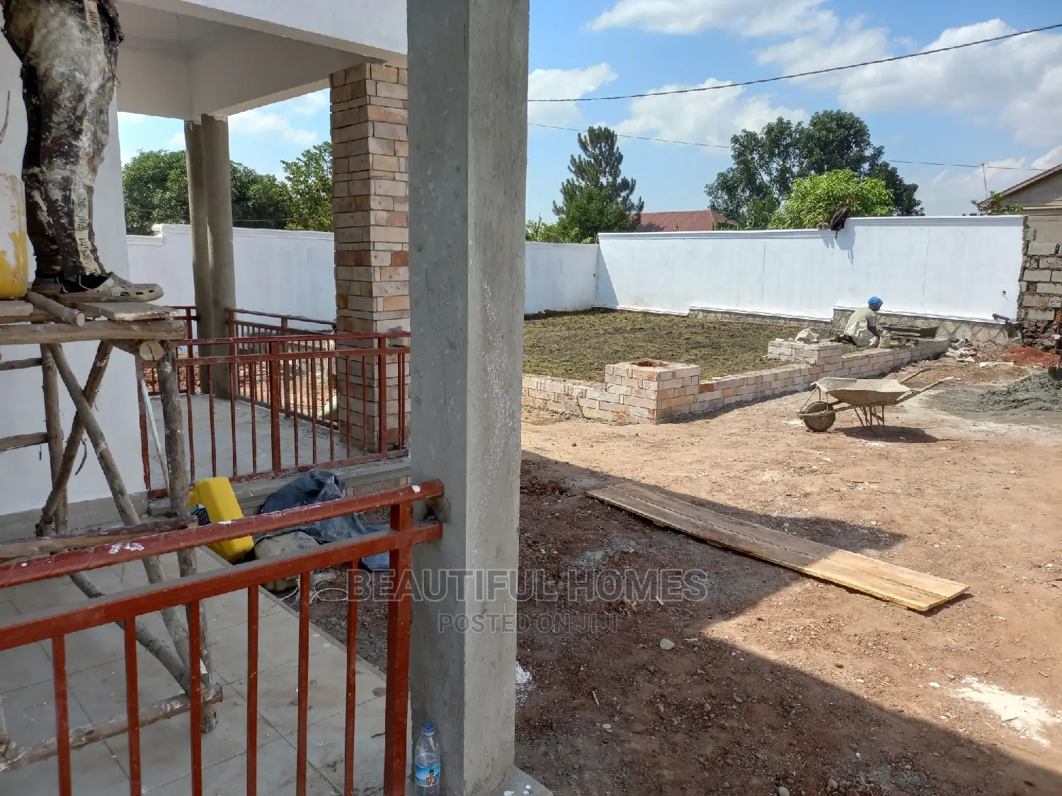 Furnished 4bdrm House in Kira for Sale