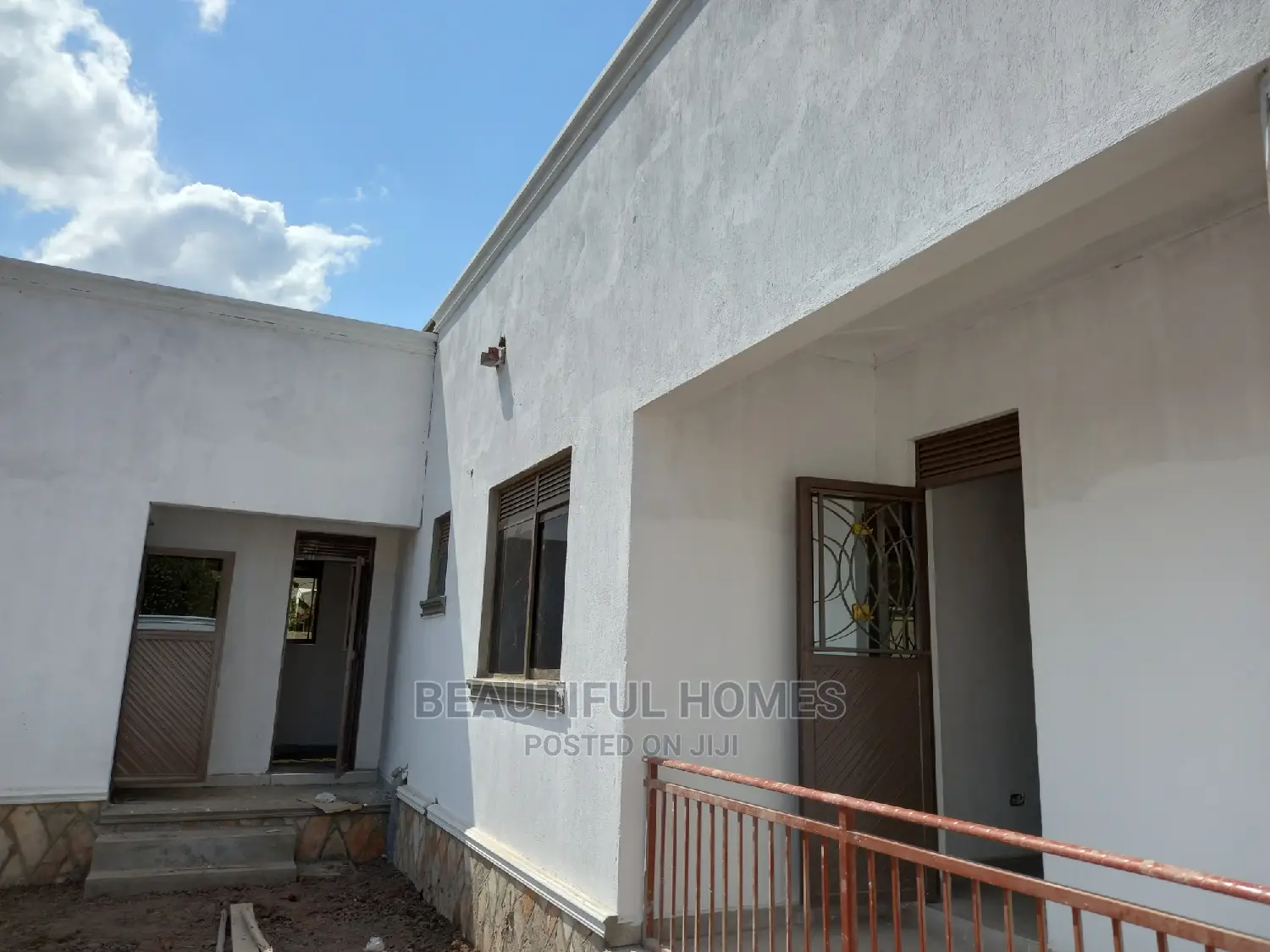 Furnished 4bdrm House in Kira for Sale