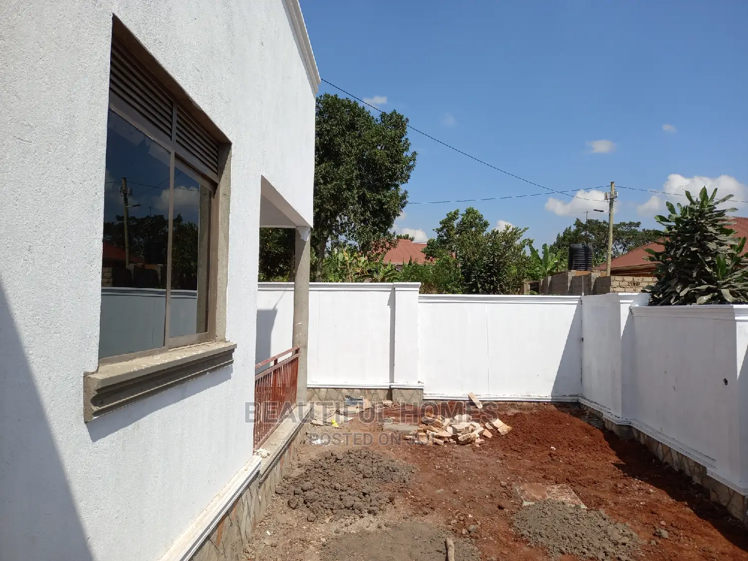 Furnished 4bdrm Bungalow in Kira for Sale