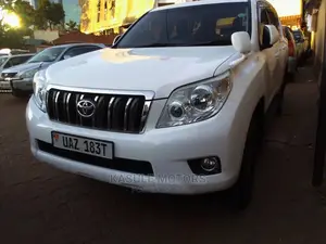 Photo - Toyota Land Cruiser Prado 2006 White