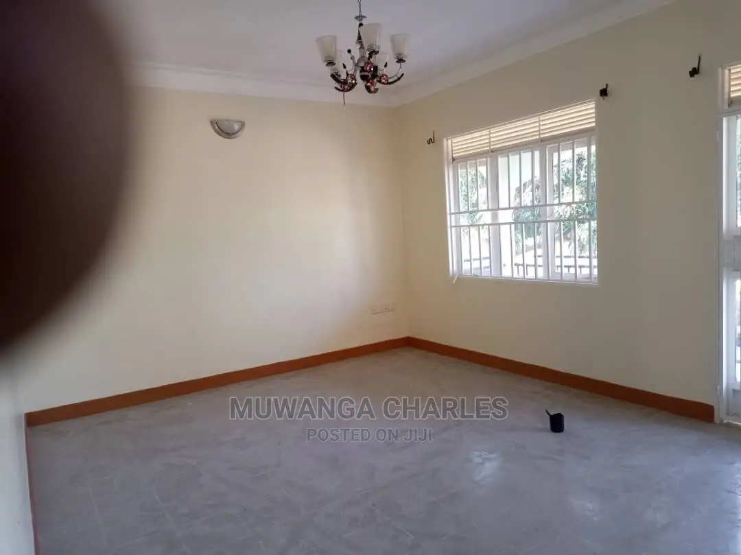 2bdrm House in Fs Properties Ltd, Central Division for rent
