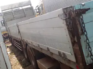 Fuso Truck 12 Tyres