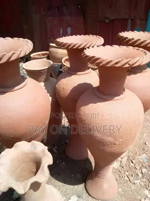 Make It Natural (Clay Flower Pots)