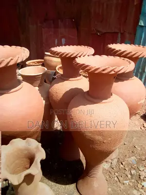 Make It Natural (Clay Flower Pots)