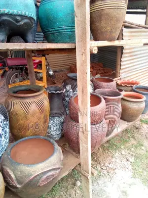 Make It Natural (Clay Flower Pots)