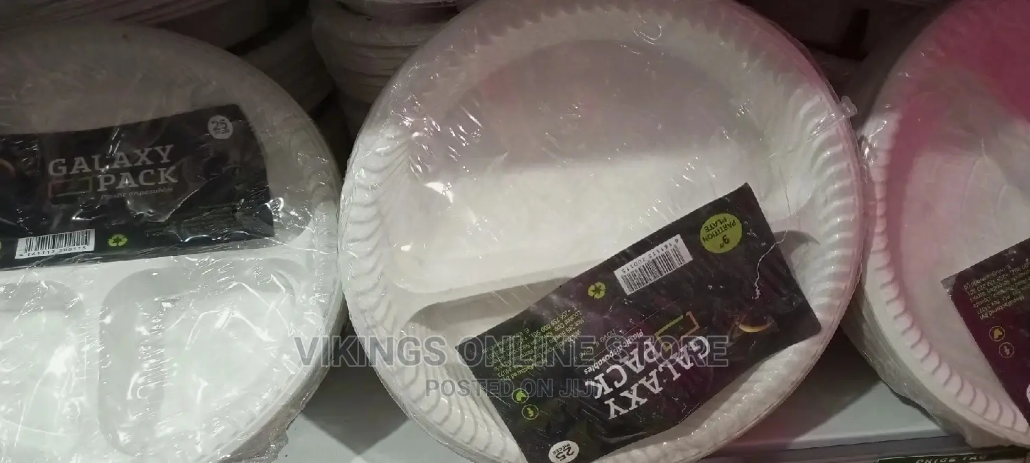 25 Pcs Plastic Disposable Plates With Partitions