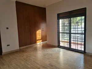 5bdrm Duplex in Fs Properties Ltd, Central Division for Sale