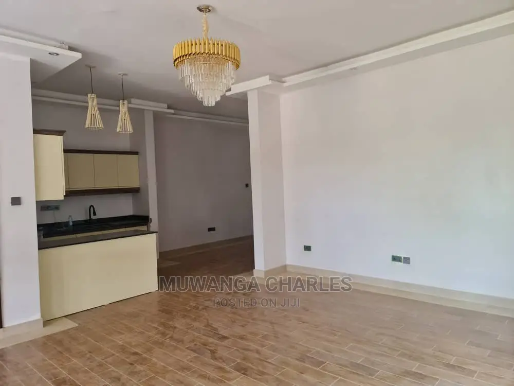 5bdrm Duplex in Fs Properties Ltd, Central Division for Sale