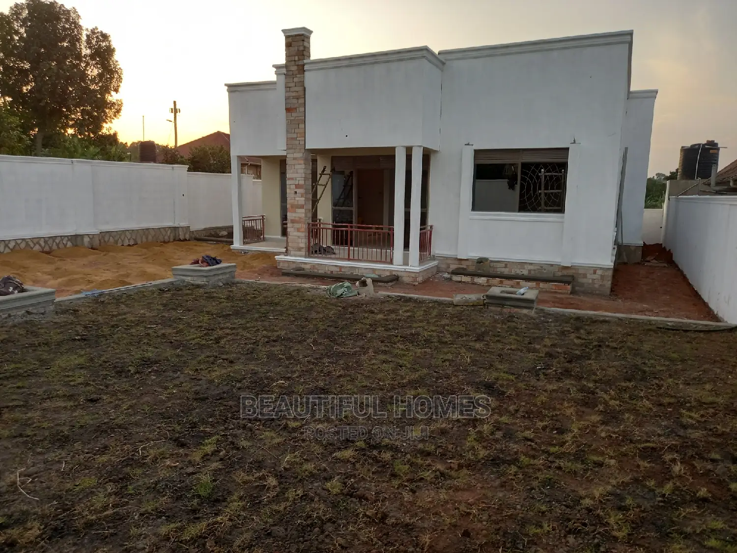 Furnished 4bdrm Bungalow in Kira for Sale