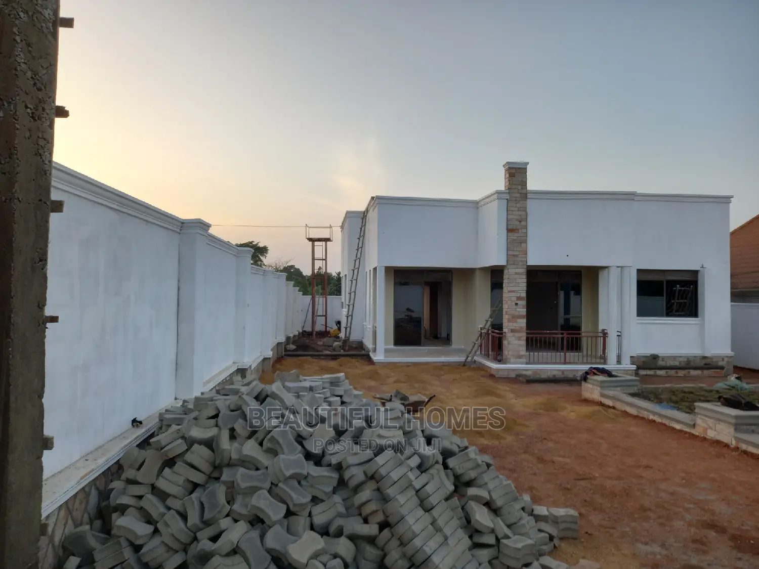 Furnished 4bdrm Bungalow in Kira for Sale
